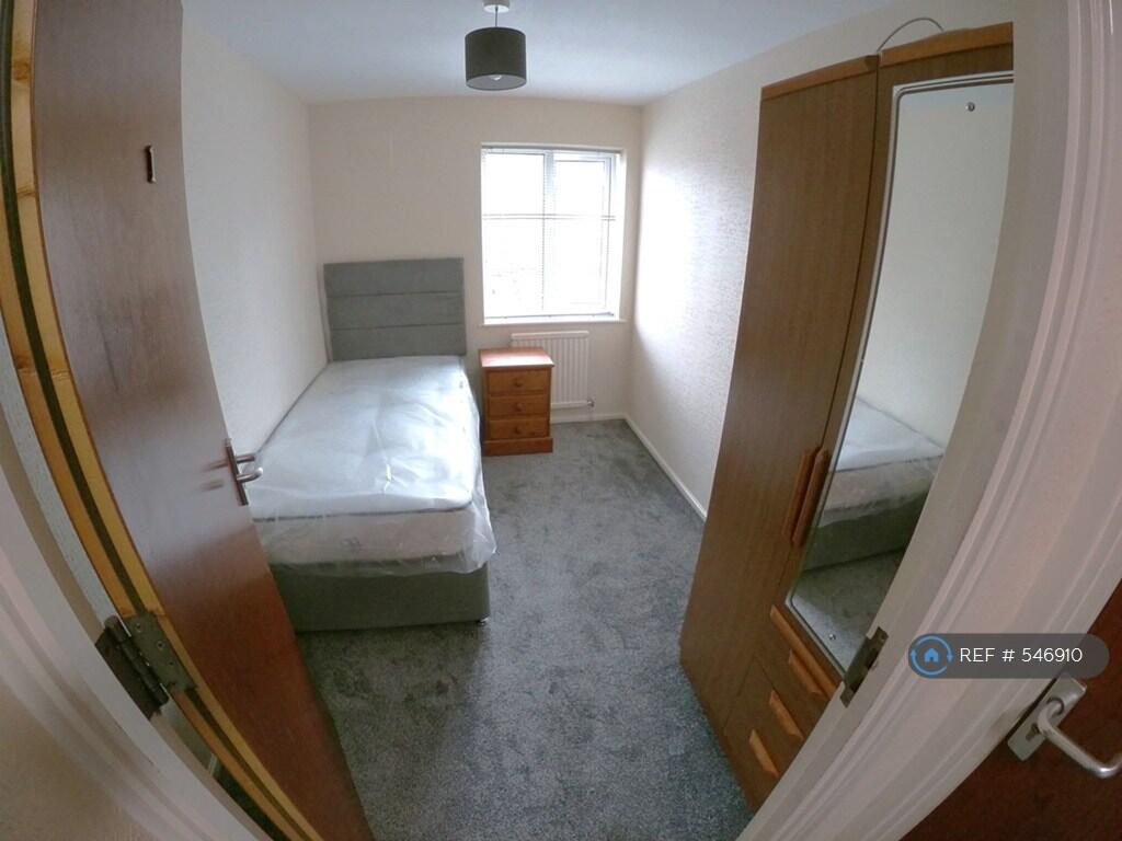 Newly Decorated Single Room