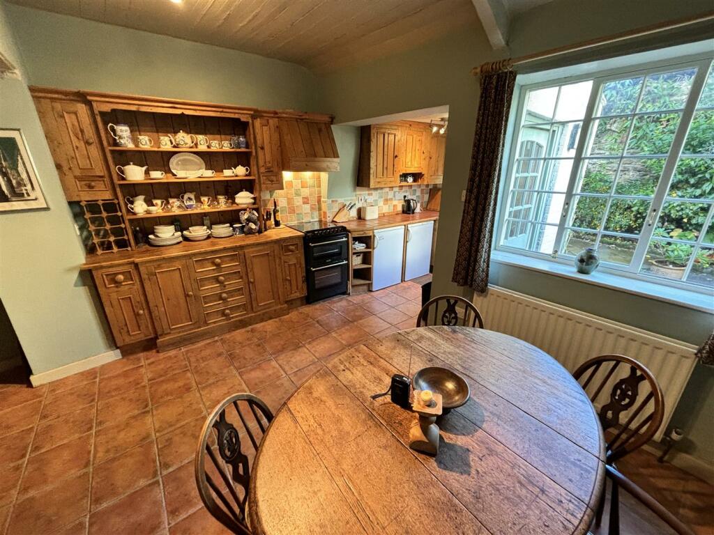 Open Plan Kitchen and Dining Room