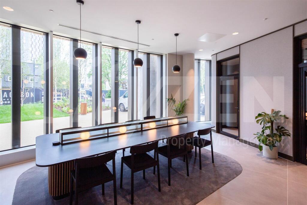 RESIDENTS CO WORKING SPACE