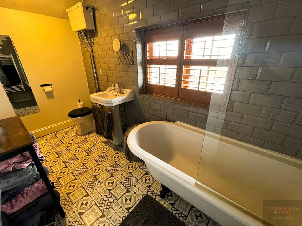 bathroom.jpeg
