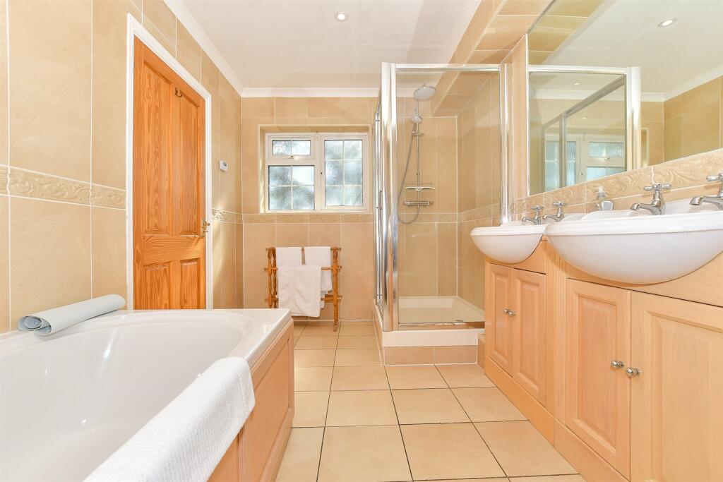 En-Suite Bathroom