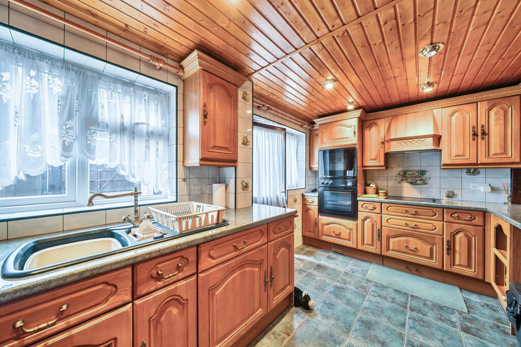 1330847-7-688896e...