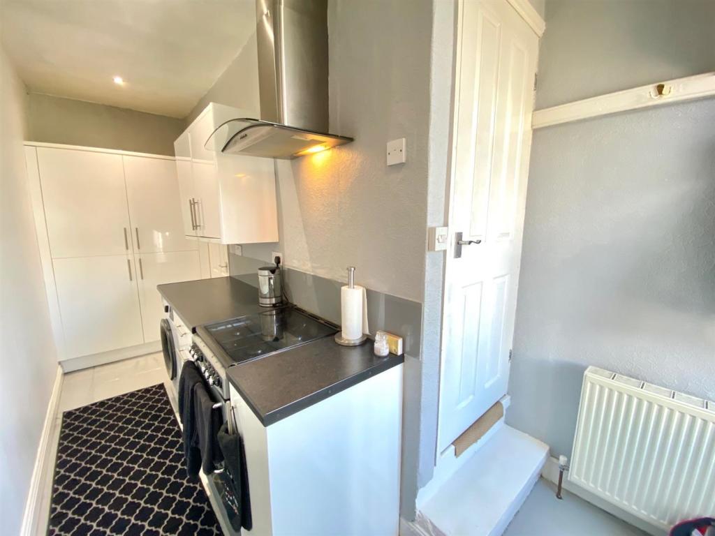 kitchen2.jpg
