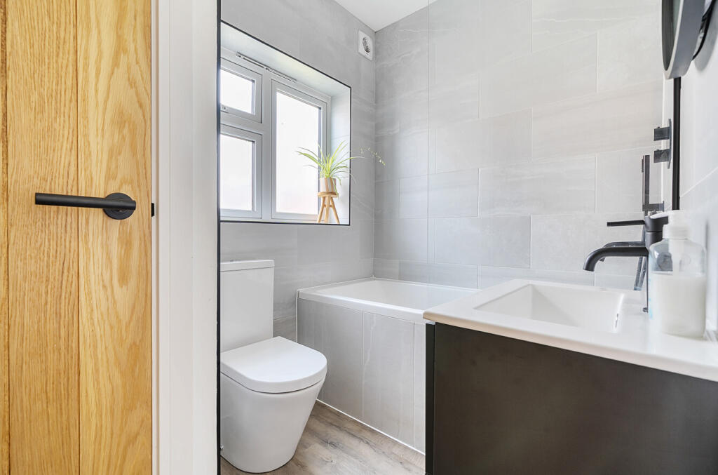 1331198-19-688a16...