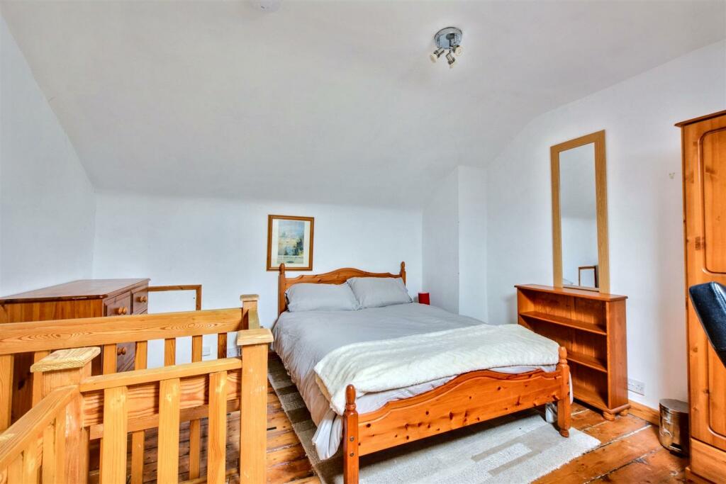 Bedroom 3_2.jpeg