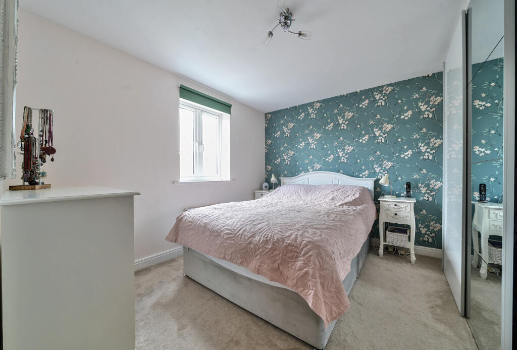 1318301-9-686bfb9...