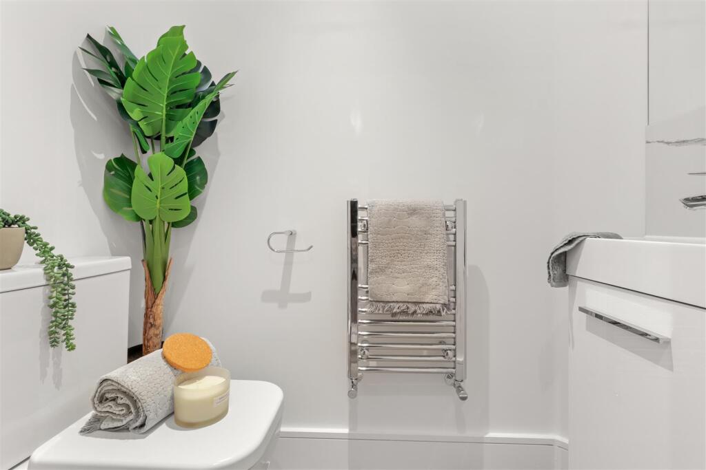 Cloakroom/WC