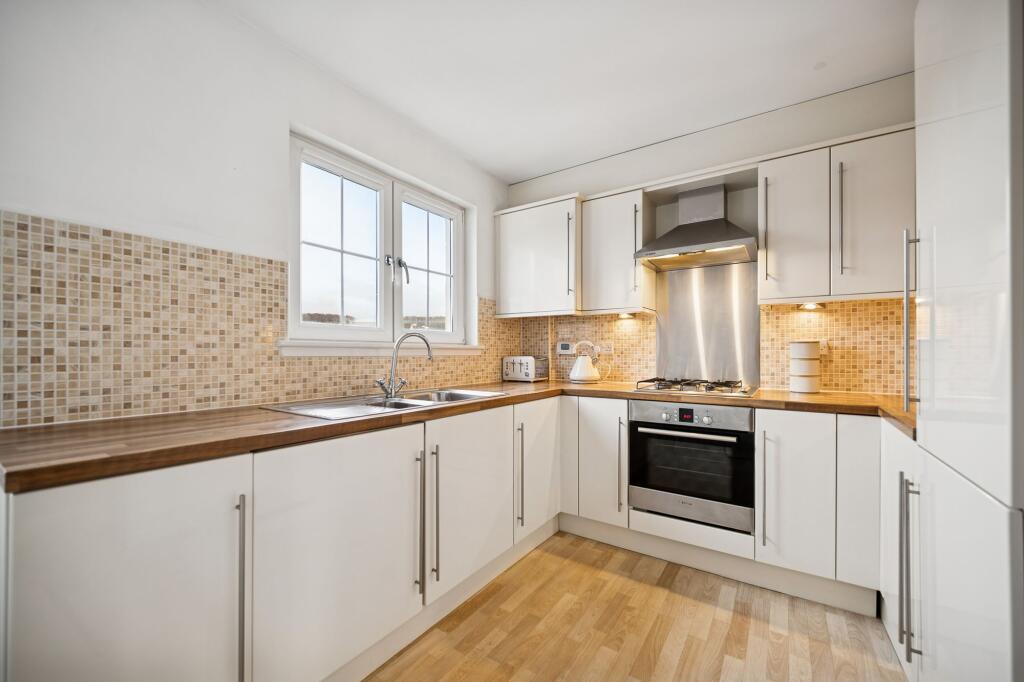 Kitchen/Dining Area