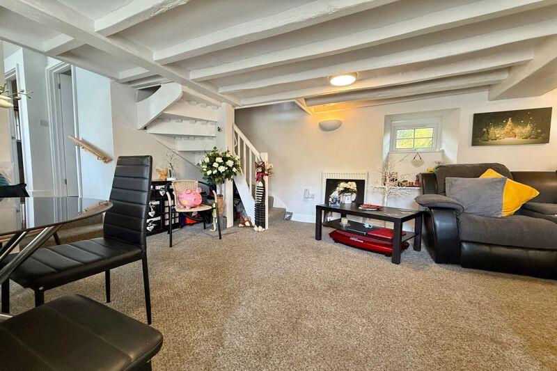 19' Living Room