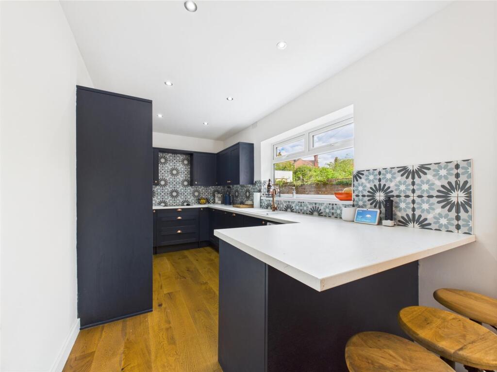 Open plan kitchen/diner: