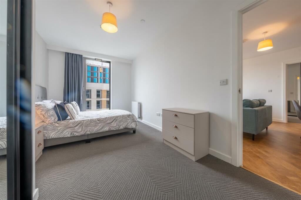 Flat 1-2.jpg