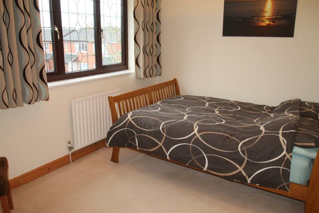 curlew bedroom 2.jpg