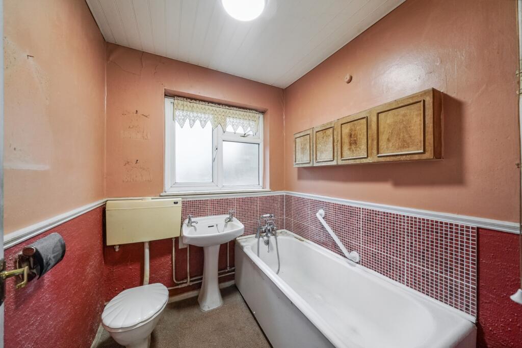 10 Hudson Rd, Hayes, Middlesex, UB3 5EL