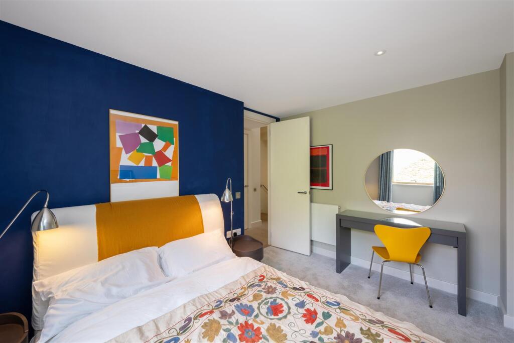 Francis Bentley Mews Hi-26.jpg