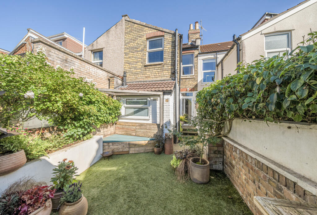 1324067-2-686e9e0...