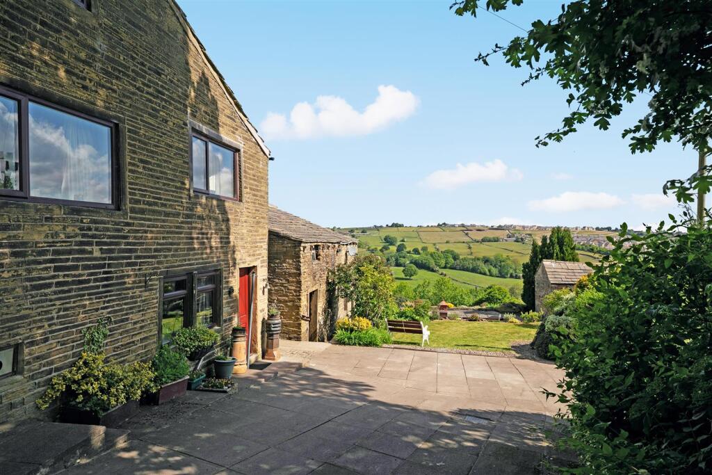 Storr Hall Farm.11.Photoneg.co.uk.jpg