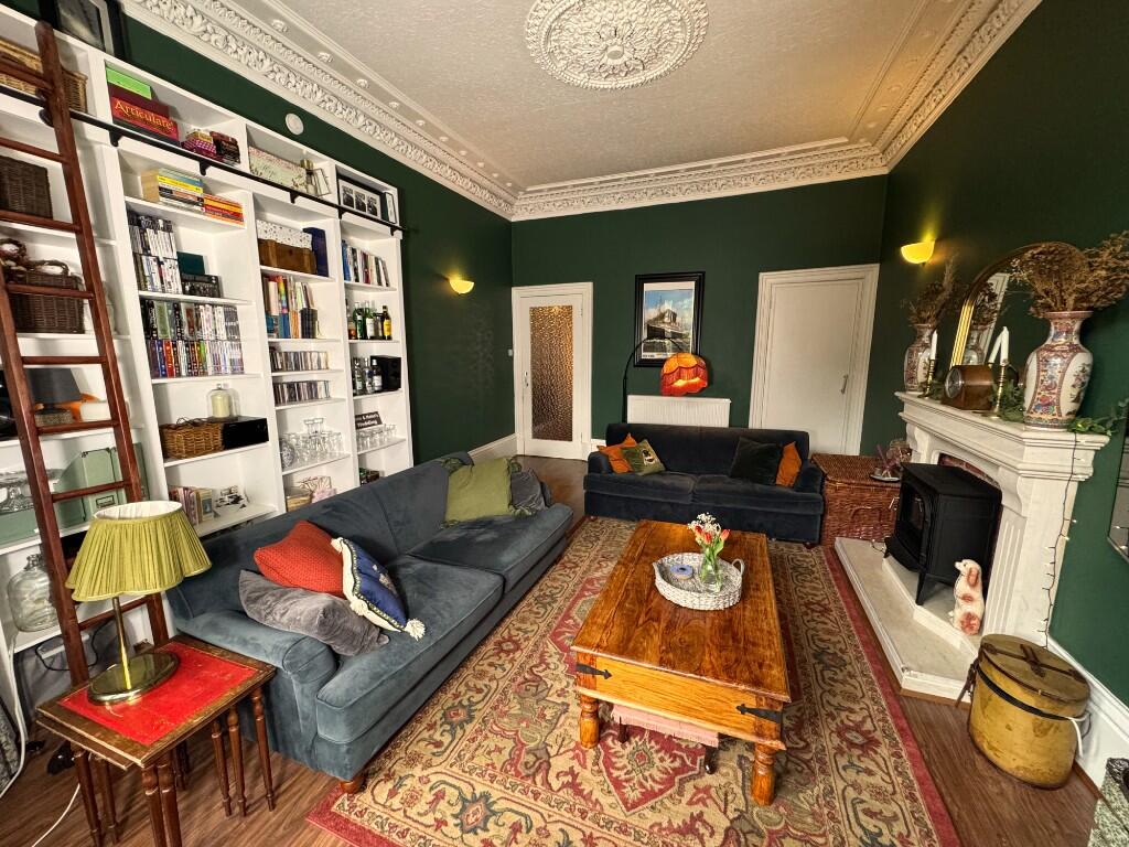 Lounge 4