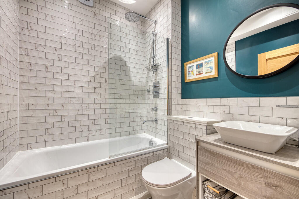 6 Bathroom