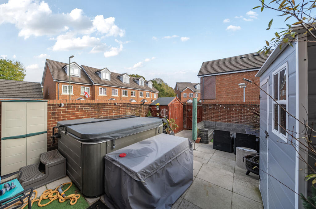 1373808-7-68ff566...