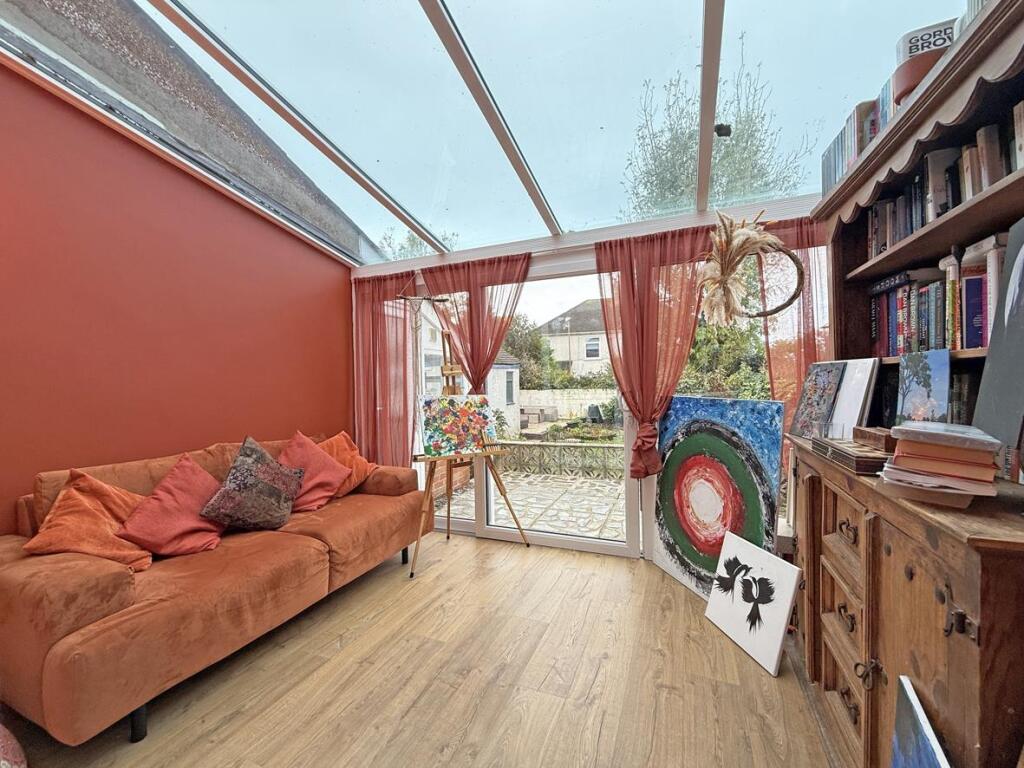 Cresthill Road 6 - Conservatory.jpg