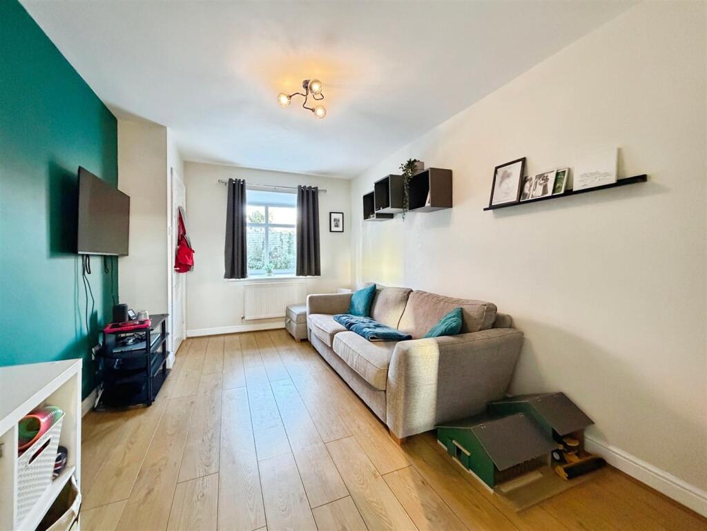 b0892e44--4F7C-A027-B8CD3C4744E2-66107-00001A95BCA