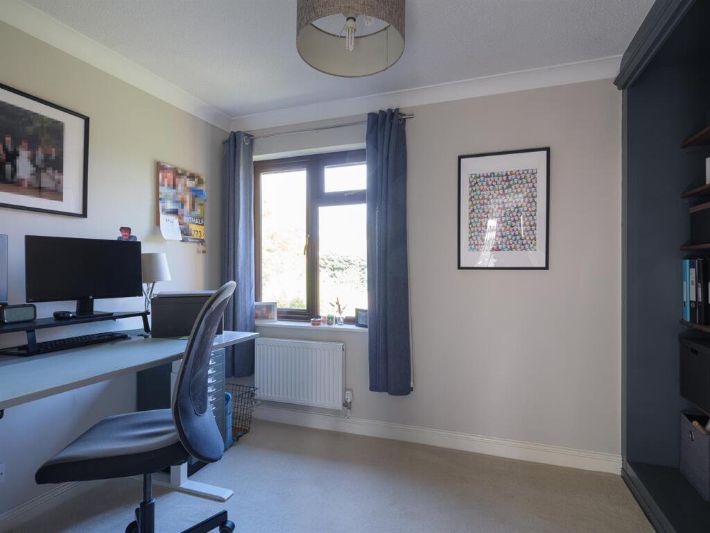 11 Erleigh Drive-9-Edit.jpg