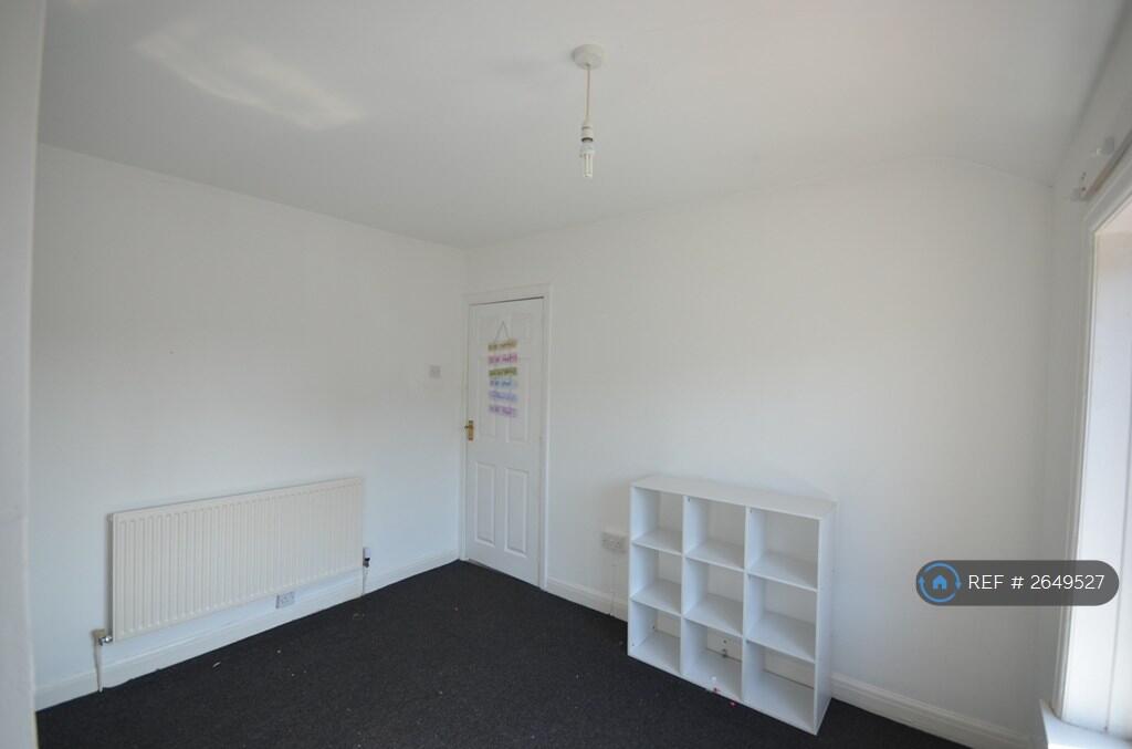 Front Large Bedroom