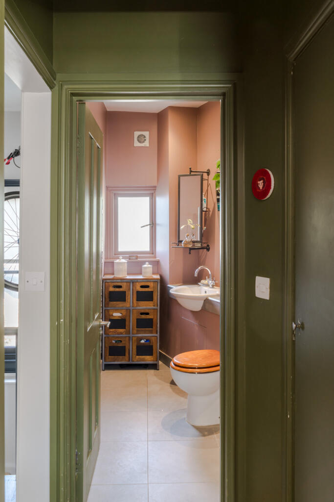 228284 - 28B Cephas Avenue-17.jpg
