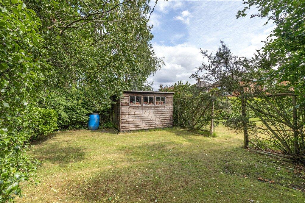 Garden Shed &amp; Lawn