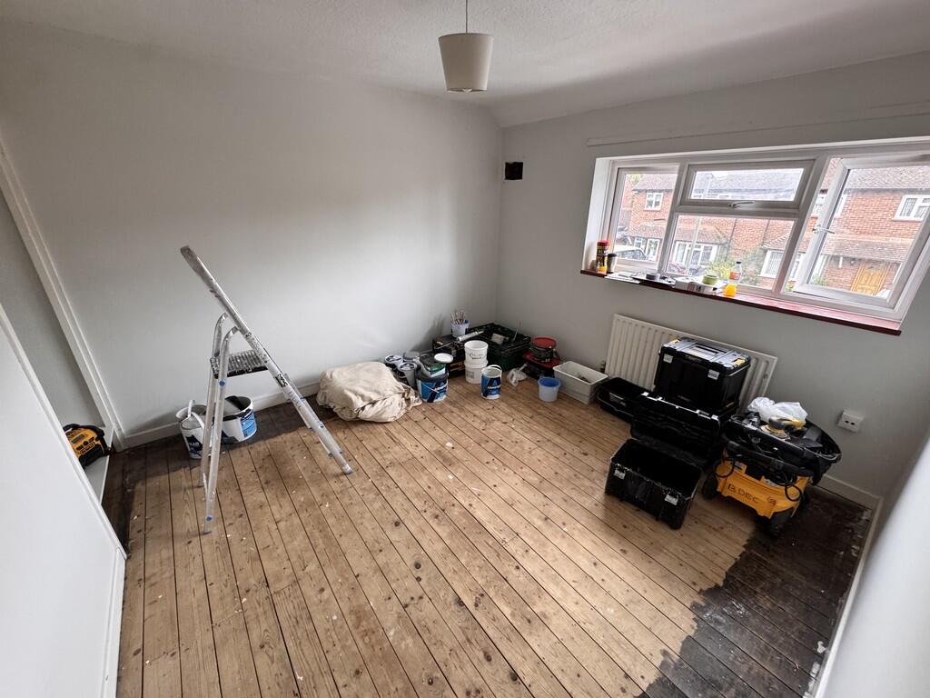13 Almond Close -...
