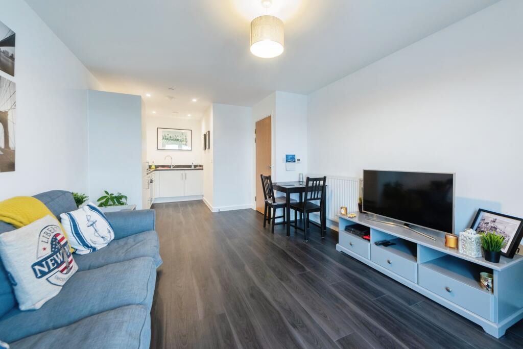 Living/Dining Area
