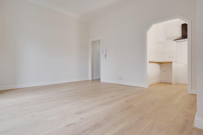 Studio Living/Bedroom