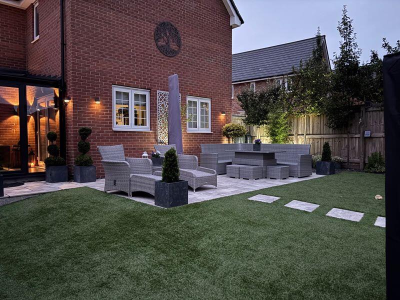 VENDOR NIGHT PHOTO REAR