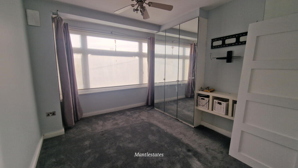 FRONT BEDROOM