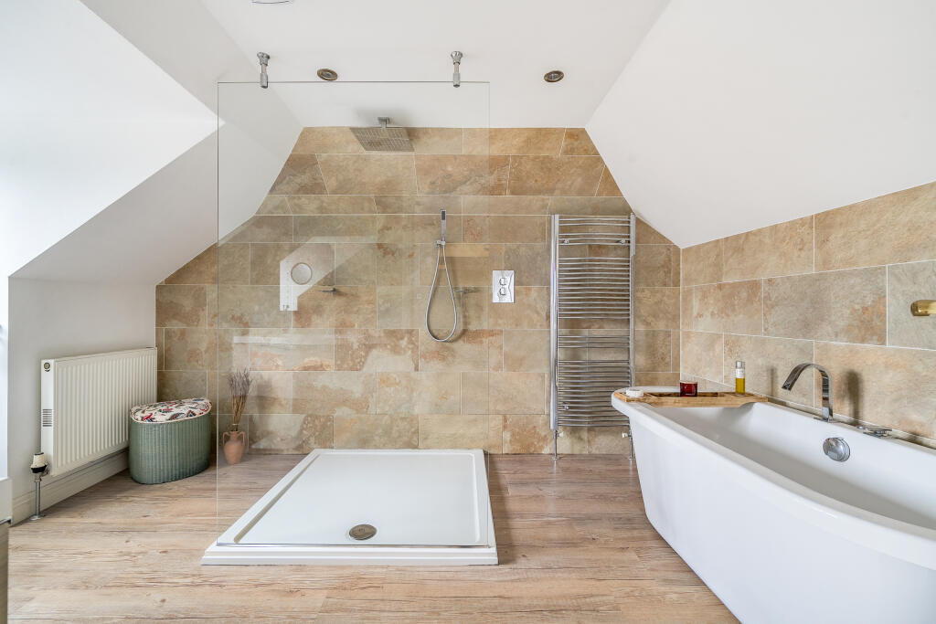 1373454-38-69023d4968483-ARW-1