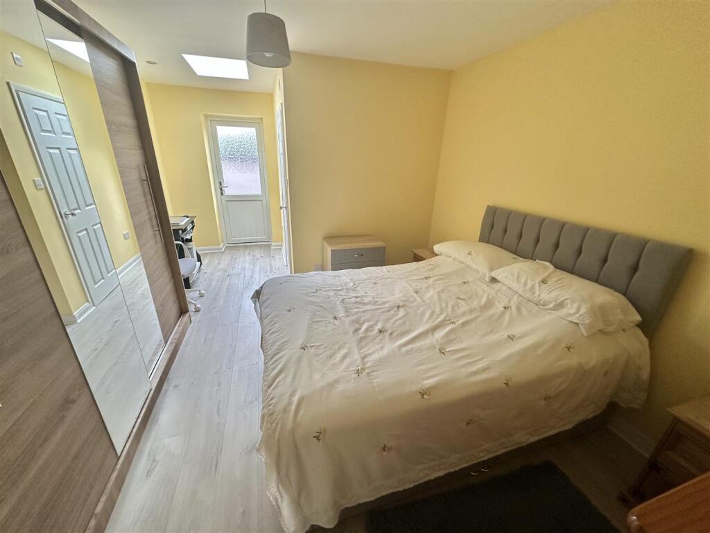 Bramleys Estate Agents - Robyn Royd Avenue - Mirfi