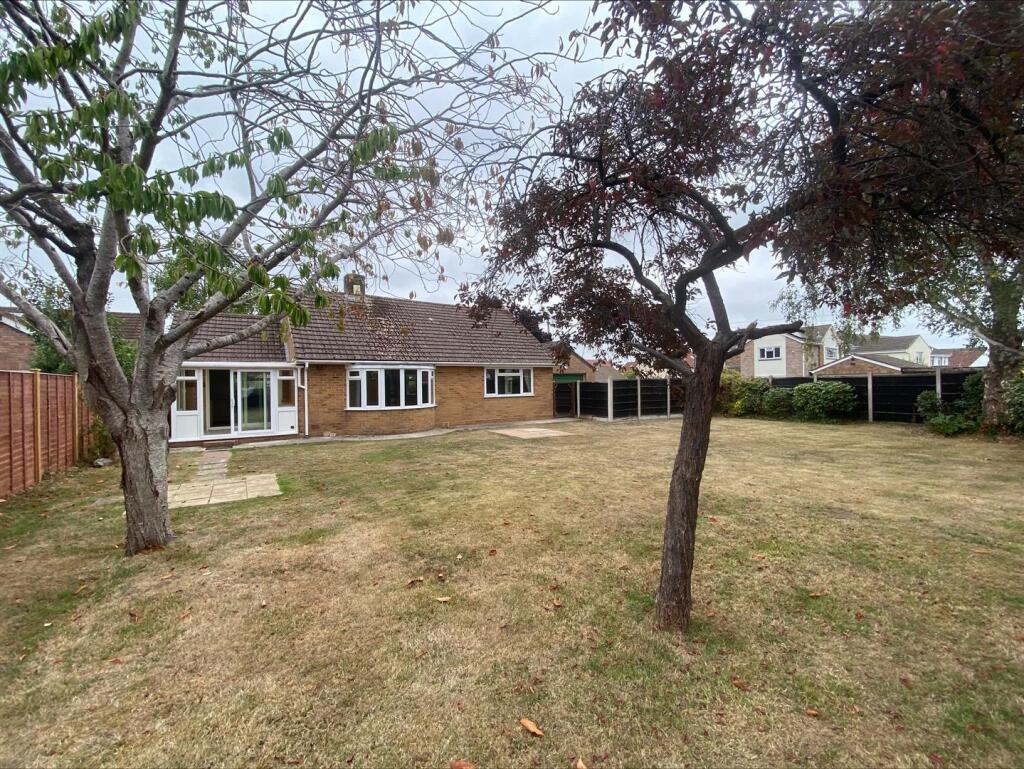 REAR GARDEN.2