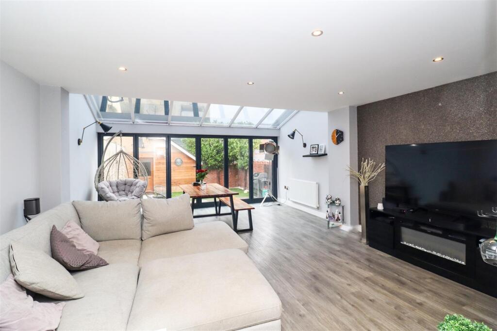 Living Room/Orangery