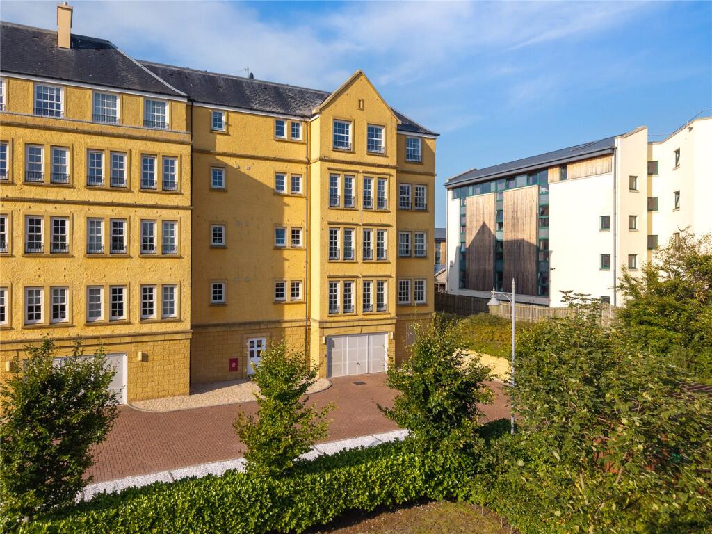 17 Adamson Court