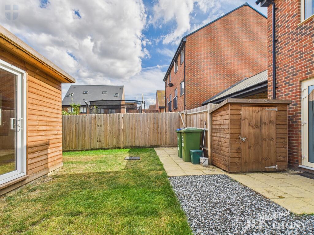 CAM03218G0-PR0721-STILL022