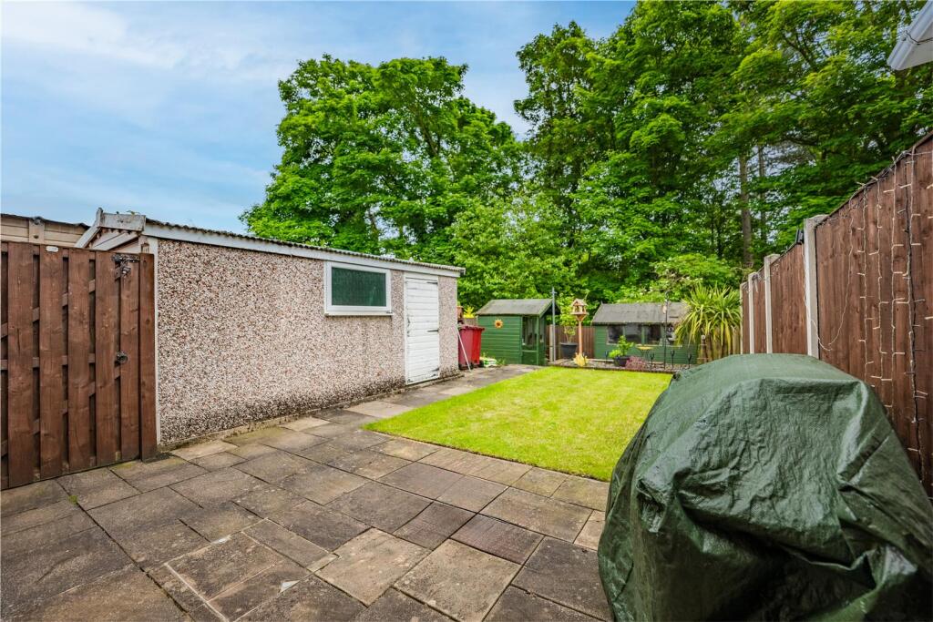 7 Woodview Close-19.jpg