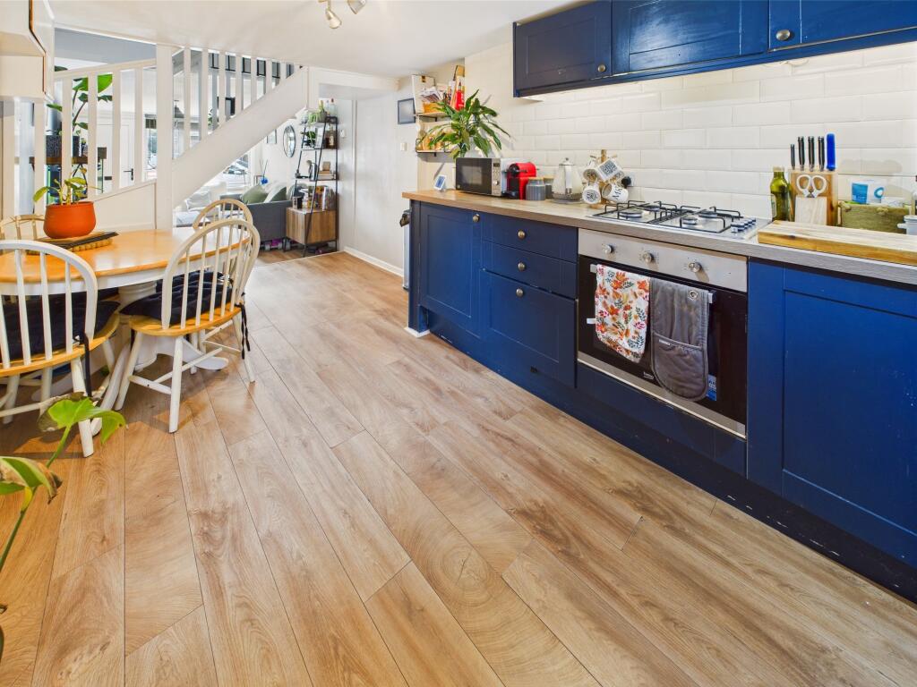 Kitchen/Dining Area
