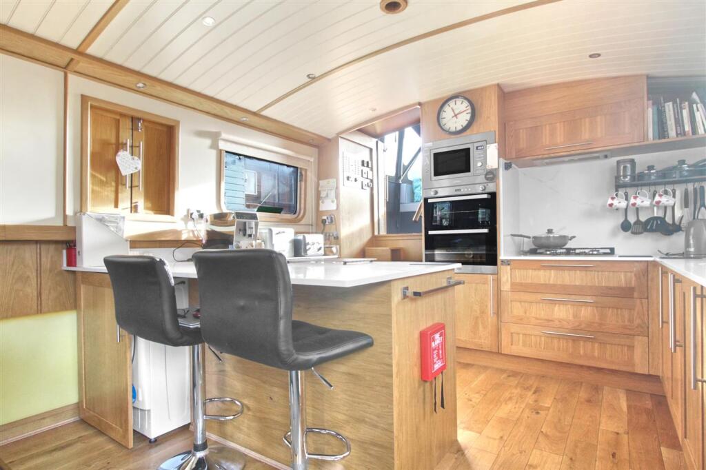 kitchen 3.jpg