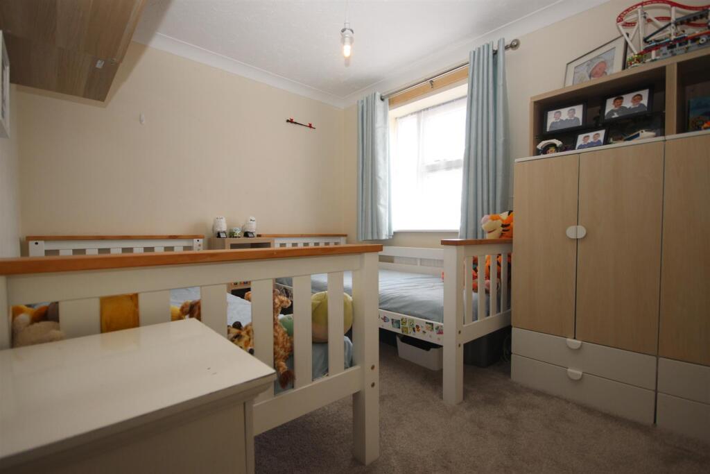 BEDROOM 2