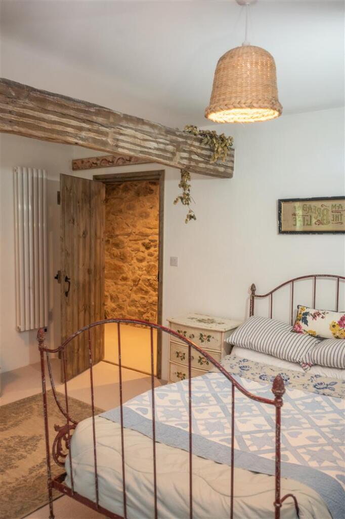 Castlehowe Bedroom aa.jpg