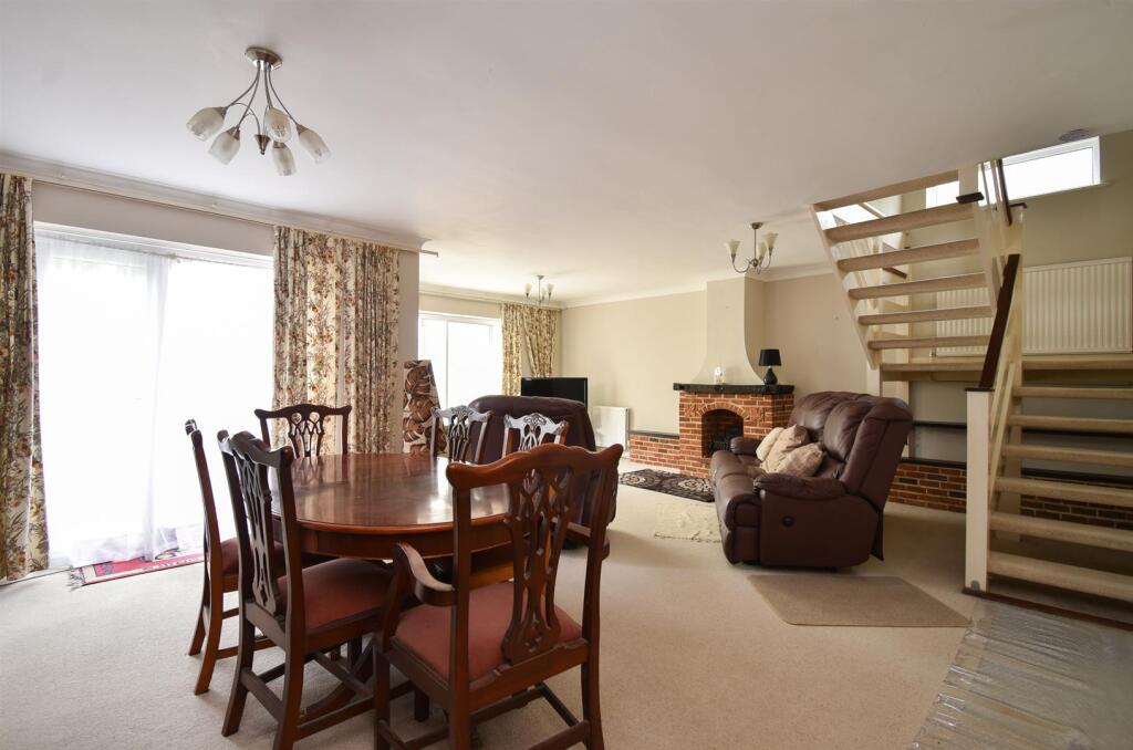 Living &amp; dining room