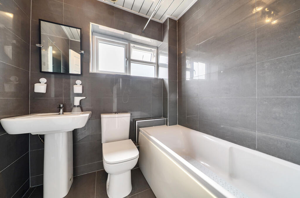 1339578-8-6895ddf...