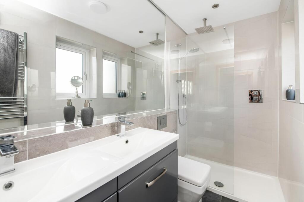 EN-SUITE BEDROOM ONE