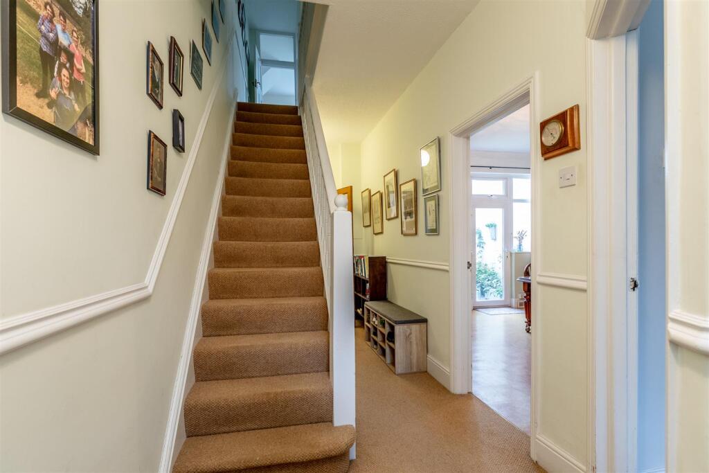 Halsbury Road, Westbury Park Staircase.jpg