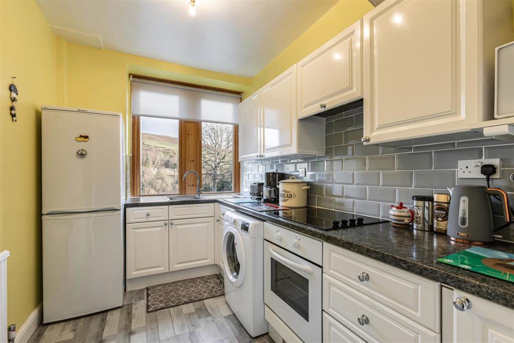 17 Woodside Place Galashiels 14.JPG